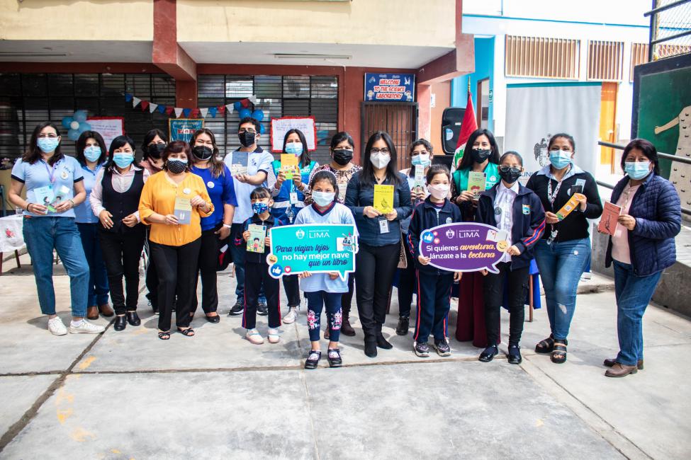 Alumnos de ie 7082 juan de espinoza medrano disfrutan de campaña libros que nos hacen libres