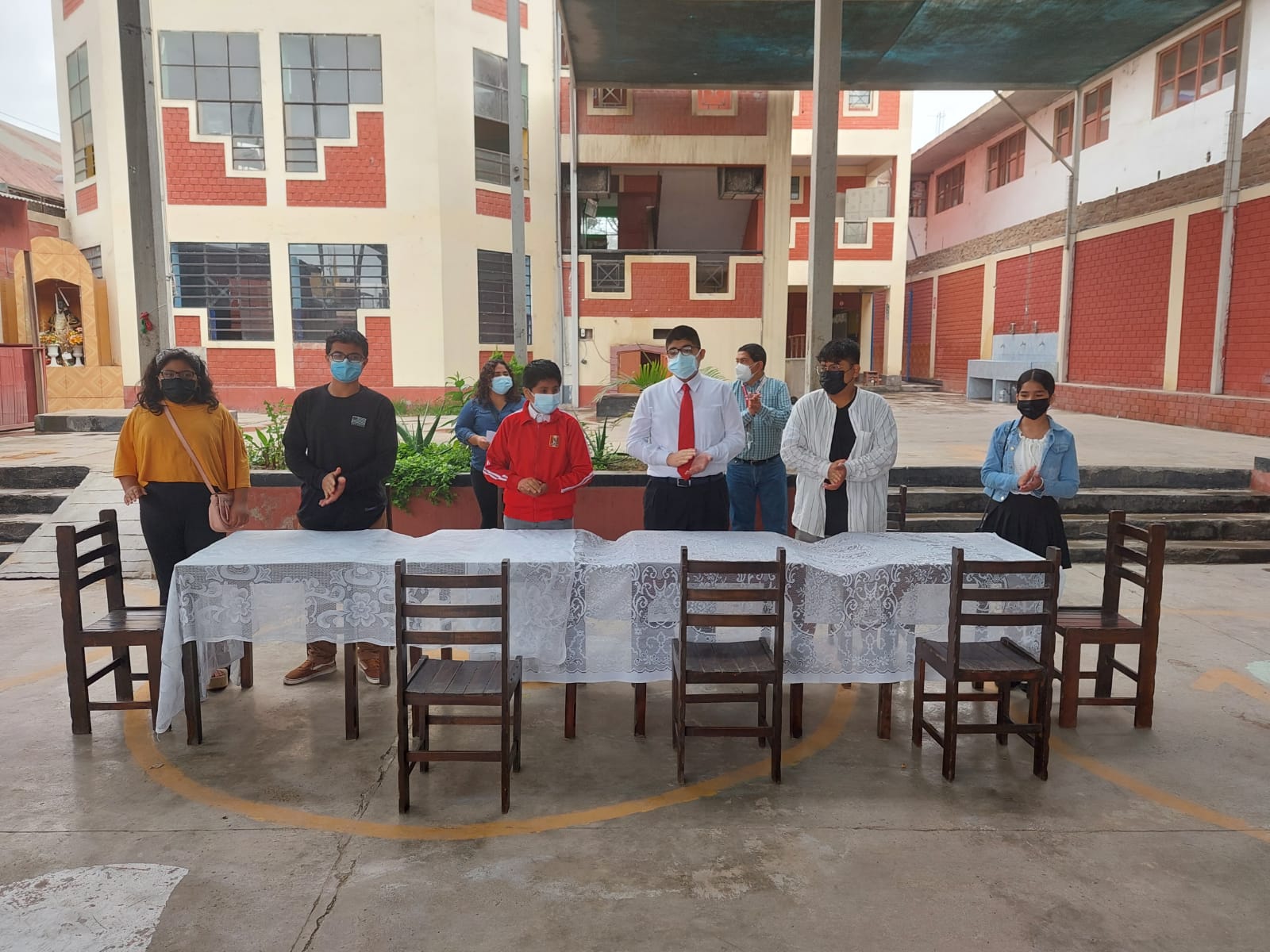 Ie 6007 de pachacamac eligió miembros del municipio escolar