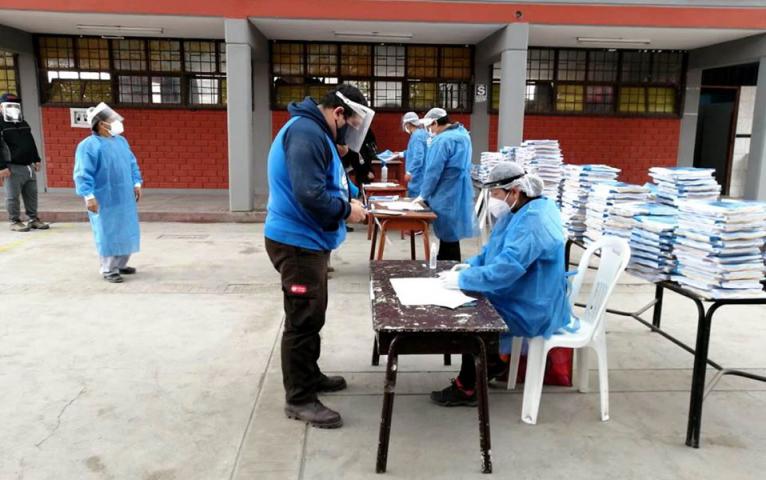 Ie república de bolivia de ves entrego cuadernos de trabajo