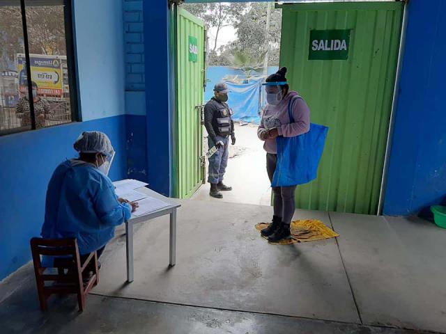 Iei 524 nuestra señora de la esperanza de villa maría del triunfo entrego cuadernos de trabajo