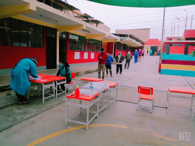Ie 7211 virgen inmaculada de sjm entregó los cuadernos de trabajo a primaria