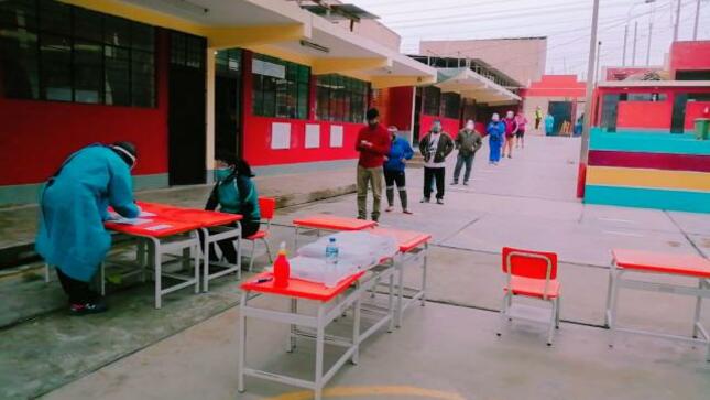 Ie 7211 virgen inmaculada de sjm entregó los cuadernos de trabajo a primaria