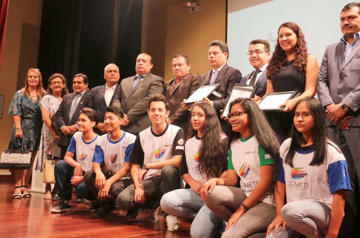 Alcaldes de lima metropolitana firman pacto para trabajar en favor de los estudiantes