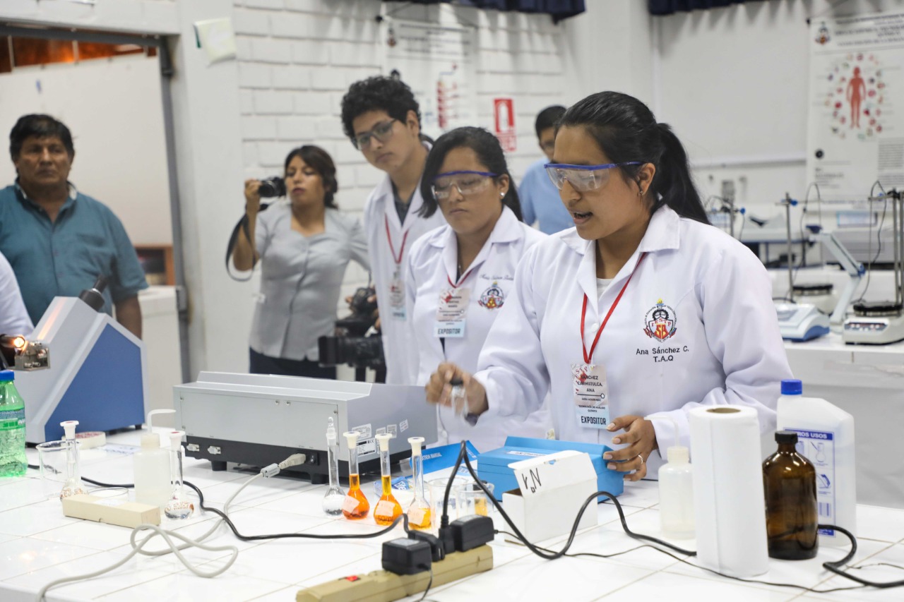 Destinan 17 millones en 31 institutos superiores tecnológicos públicos