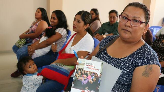 Padres de familia se capacitan sobre ley y reglamento de apafa