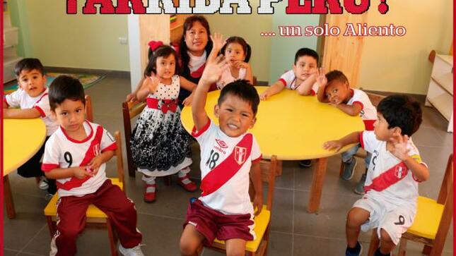 Niños y niñas alientan a nuestra selección peruana