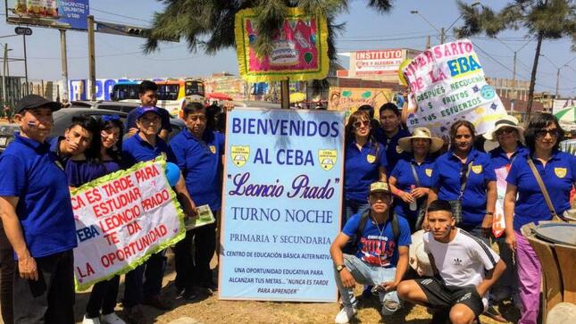 Pasacalle por aniversario de la educación básica alternativa eba