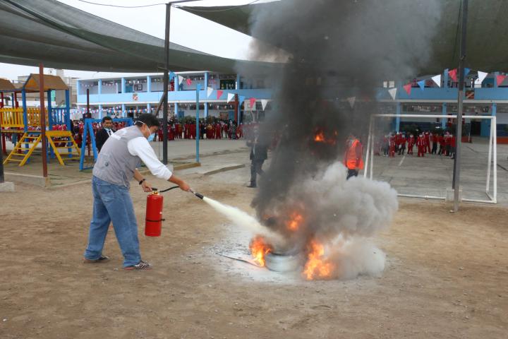 Participamos cívicamente de i simulacro regional escolar de incendio