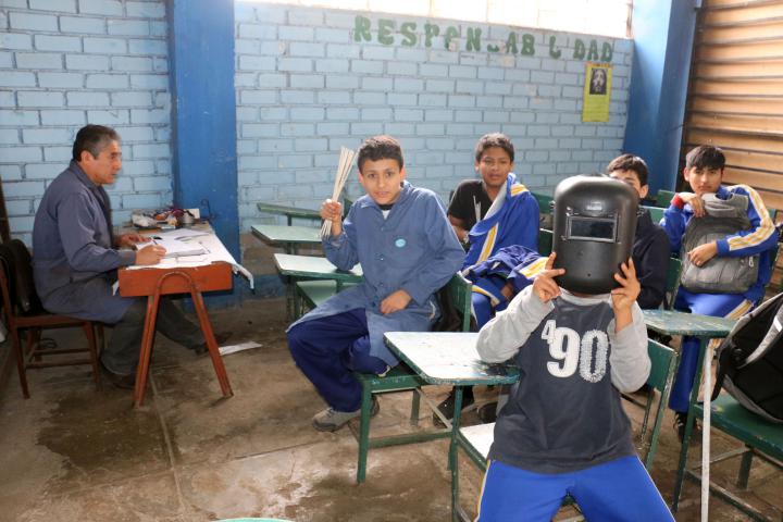 Formación técnica brinda oportunidades a escolares de ie san juan