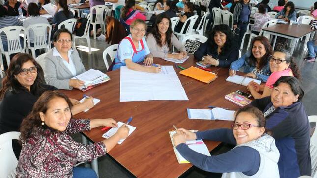 Docentes coordinadoras en taller de fortalecimiento de competencias y desempeños