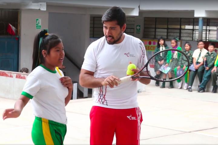 Deportistas top perú llegó con el tenis a ie peruano suizo de ves