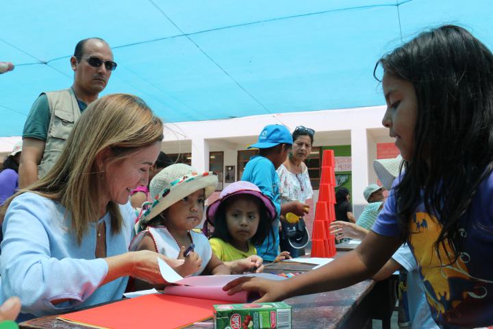 Ministra de educación dialogo con escolares de ie belaunde