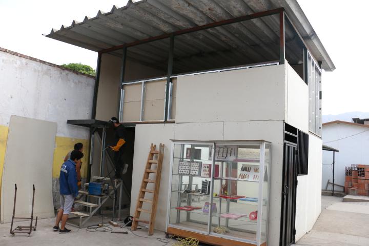 Equipo infraestructura de ugel 01 visito cetpro josé gálvez barnechea