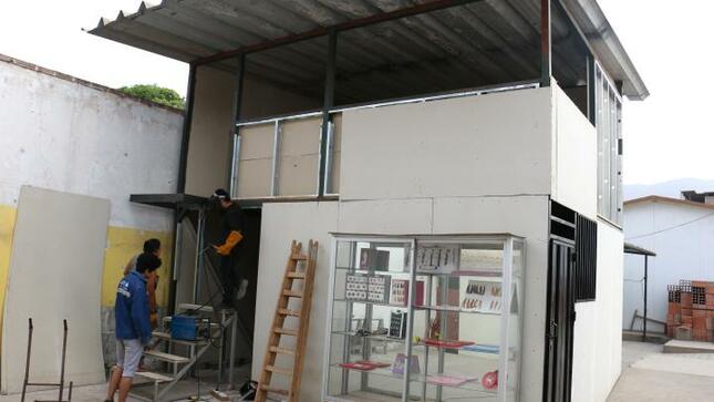 Equipo infraestructura de ugel 01 visito cetpro josé gálvez barnechea