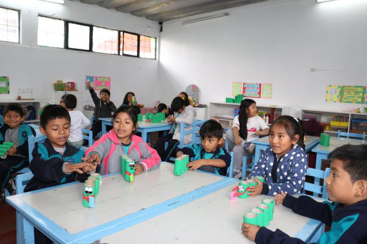 Escolares se reencontraron con sus docentes con alegría