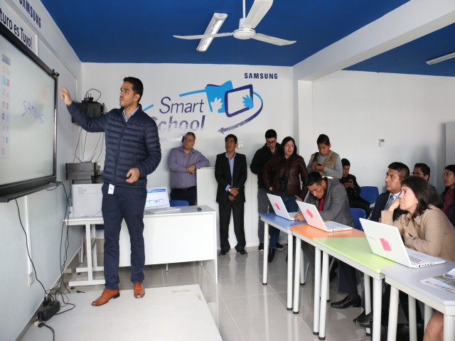 Aula digital entrega samsung a ie santa rosa de collanac
