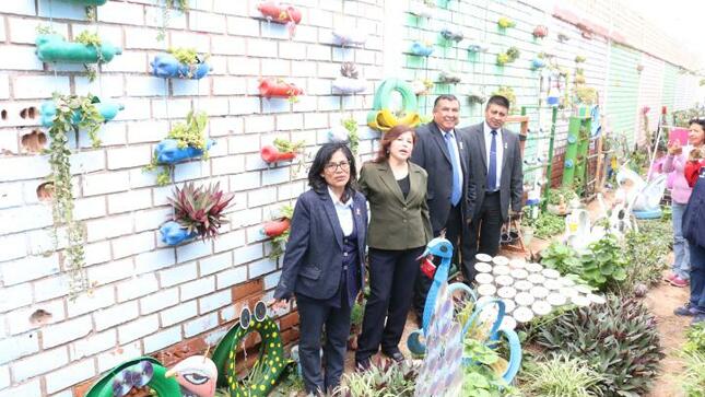 Premiación de capital semilla para colegios de ugel 01