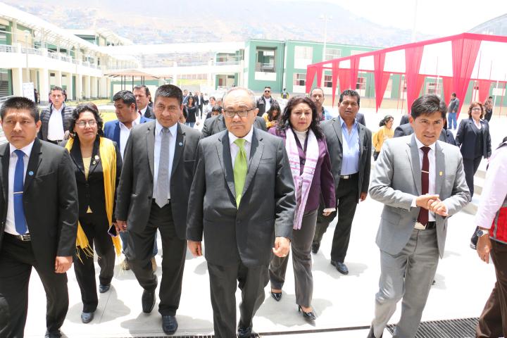 Ministro de educación inauguro infraestructura de ie jg quimper