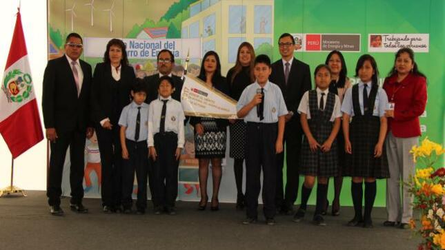 Ministerio de energia y minas premio a escolares de ugel uno