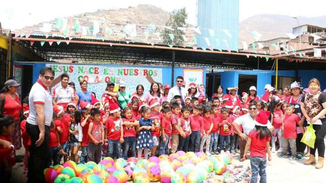 Compartiendo el espíritu navideño con nuestros escolares