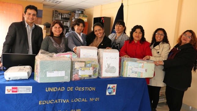 Ministerio de cultura entrego módulos de lectura a colegios