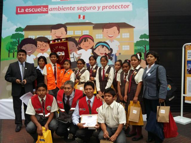 Premian escuelas peruanas en gestión del riesgo de desastres