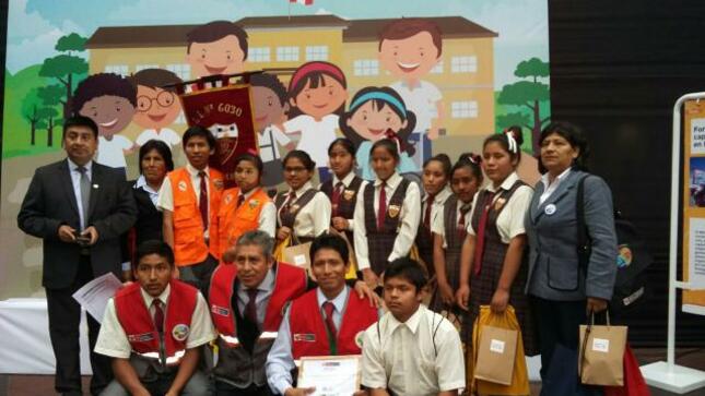Premian escuelas peruanas en gestión del riesgo de desastres