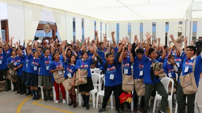 Lideres estudiantiles de ugel 01 destacaron en congreso