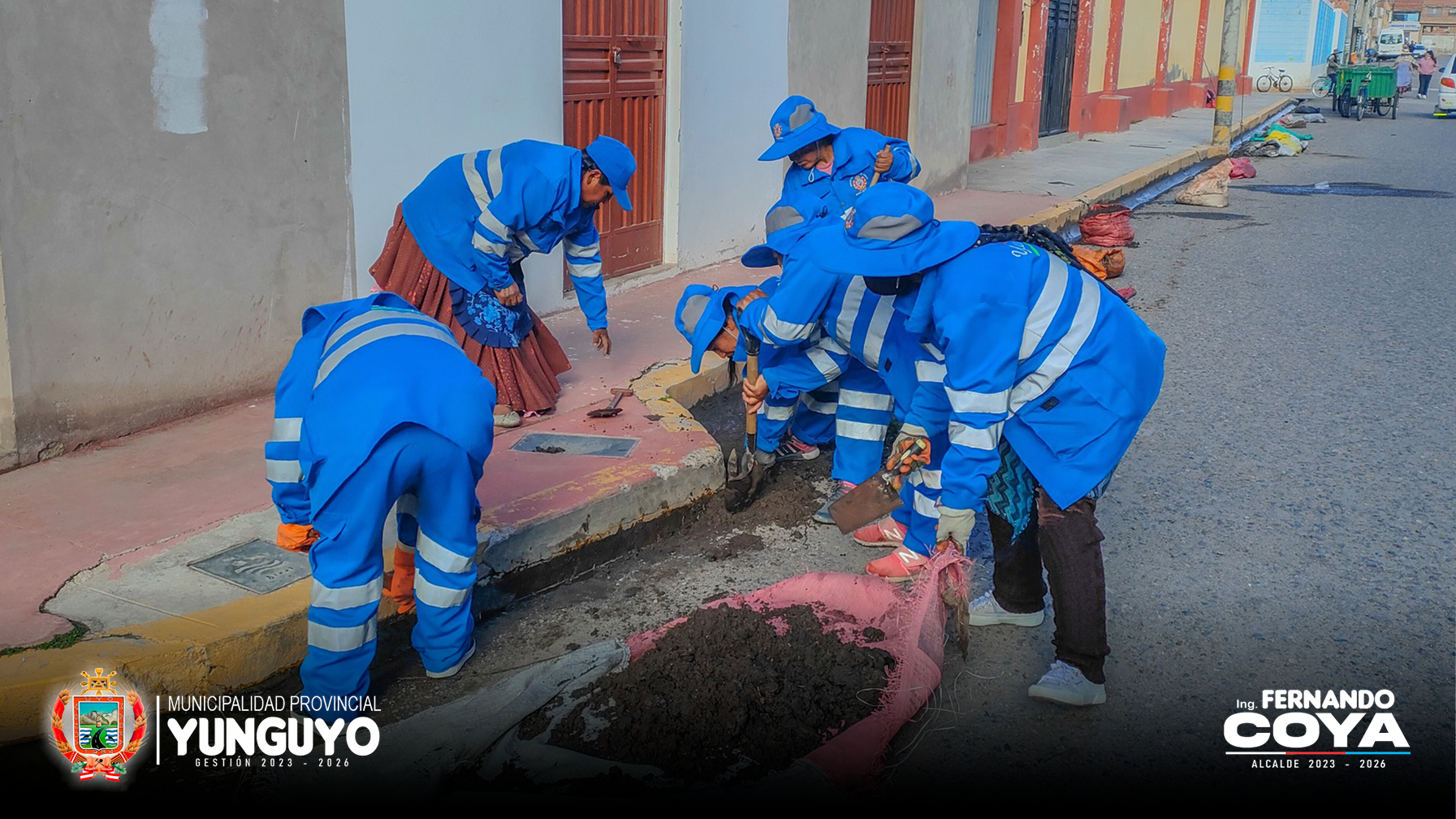 Municipio de Yunguyo Continua con Trabajos de Limpieza en el interior de la Ciudad