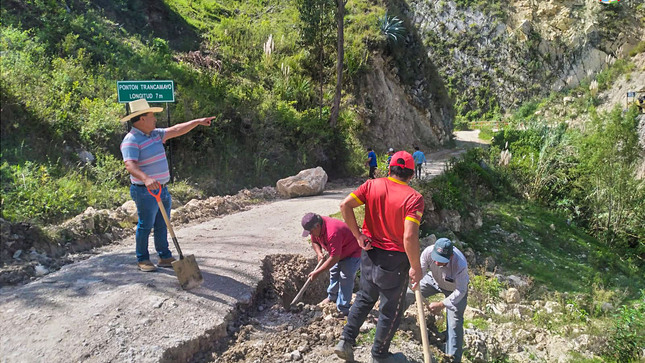 Se arreglan carreteras de Lajas en mal estado por lluvias. 