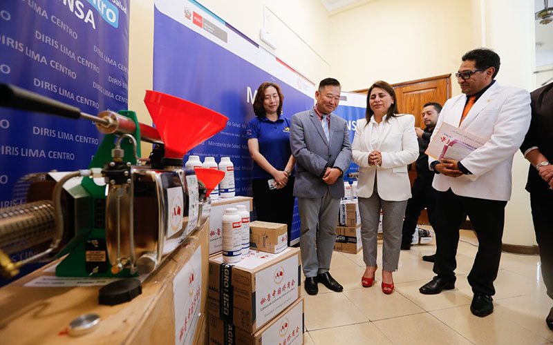Foto 2 de Diris Lima Centro recibe donación de termonebulizadores e insumos para reforzar las acciones de control contra el dengue