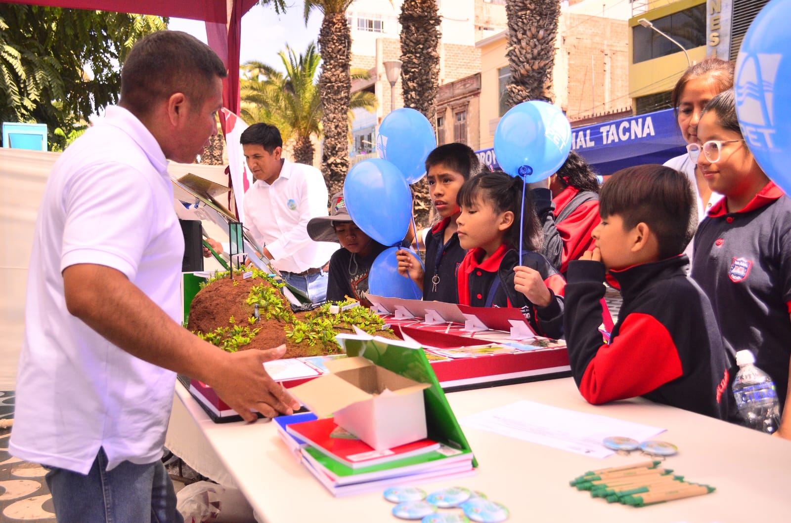 Niños y niñas aprenden sobre el uso del agua y su importancia