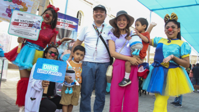 Foto 1 de Más de 400 vecinos de Jesús María participan en campaña integral de salud