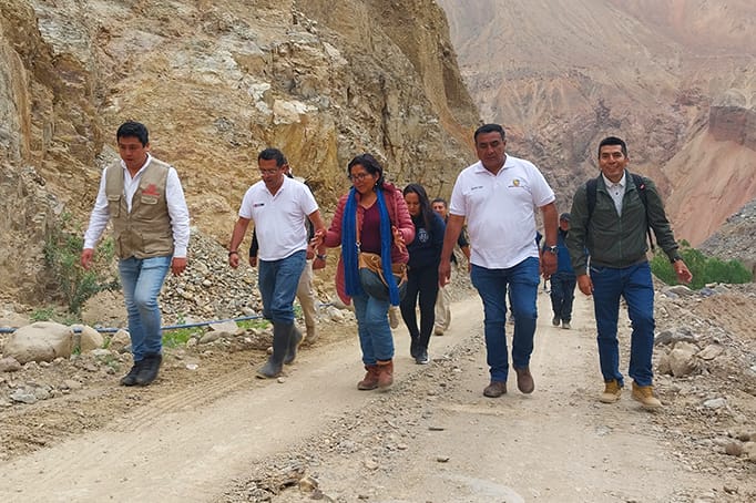 Supervisan avances en labores de rehabilitación de vía departamental a la altura de Chingos en Cajatambo