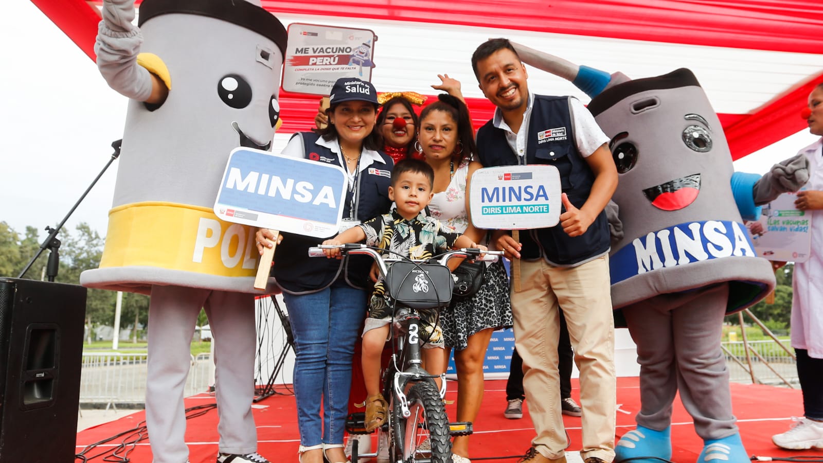 Minsa premia a niñas y niños que completaron sus dosis contra la covid-19