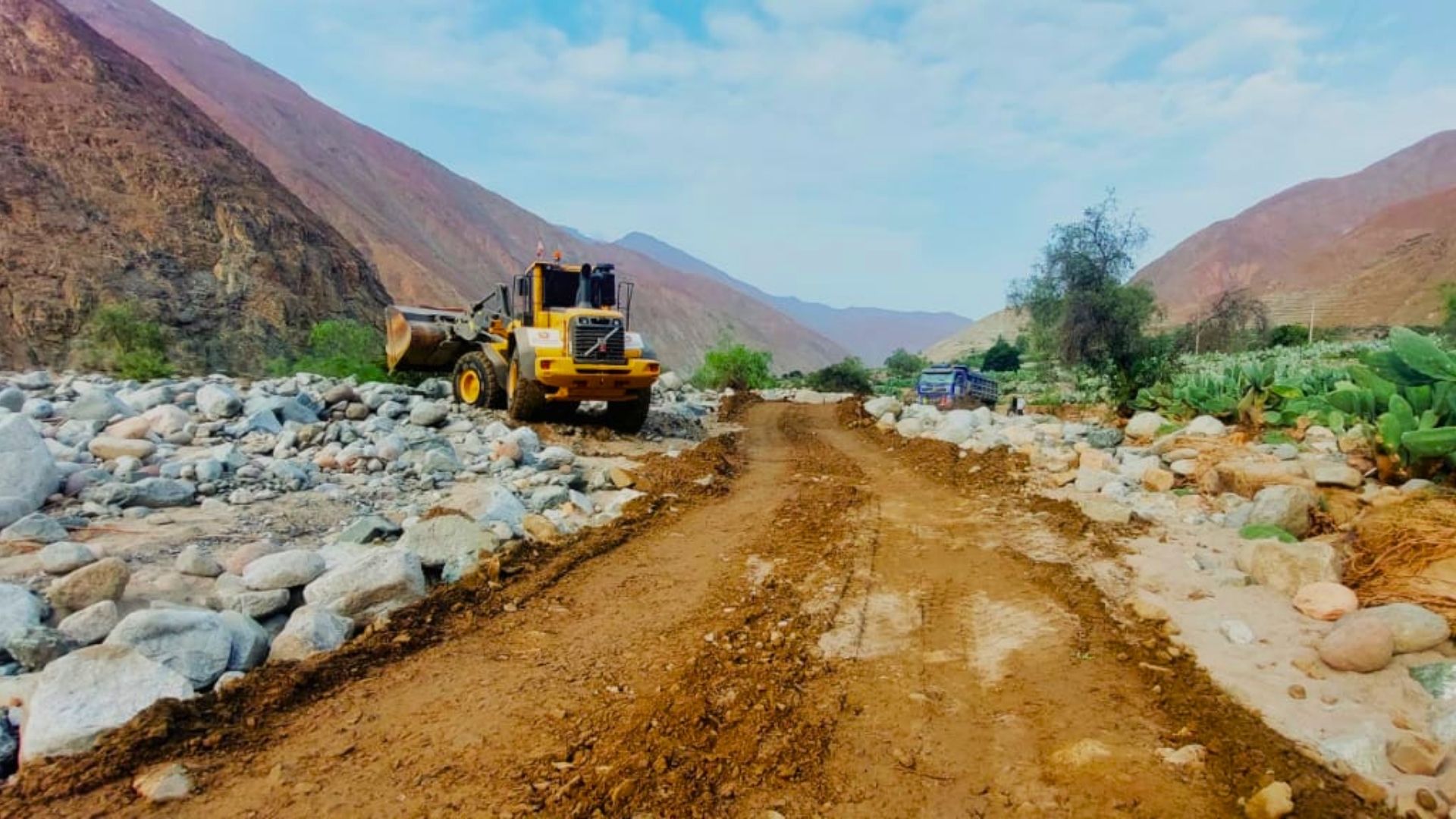 Entregan 8 toneladas de ayuda humanitaria para atender a familias afectadas por los huaicos en Mariatana