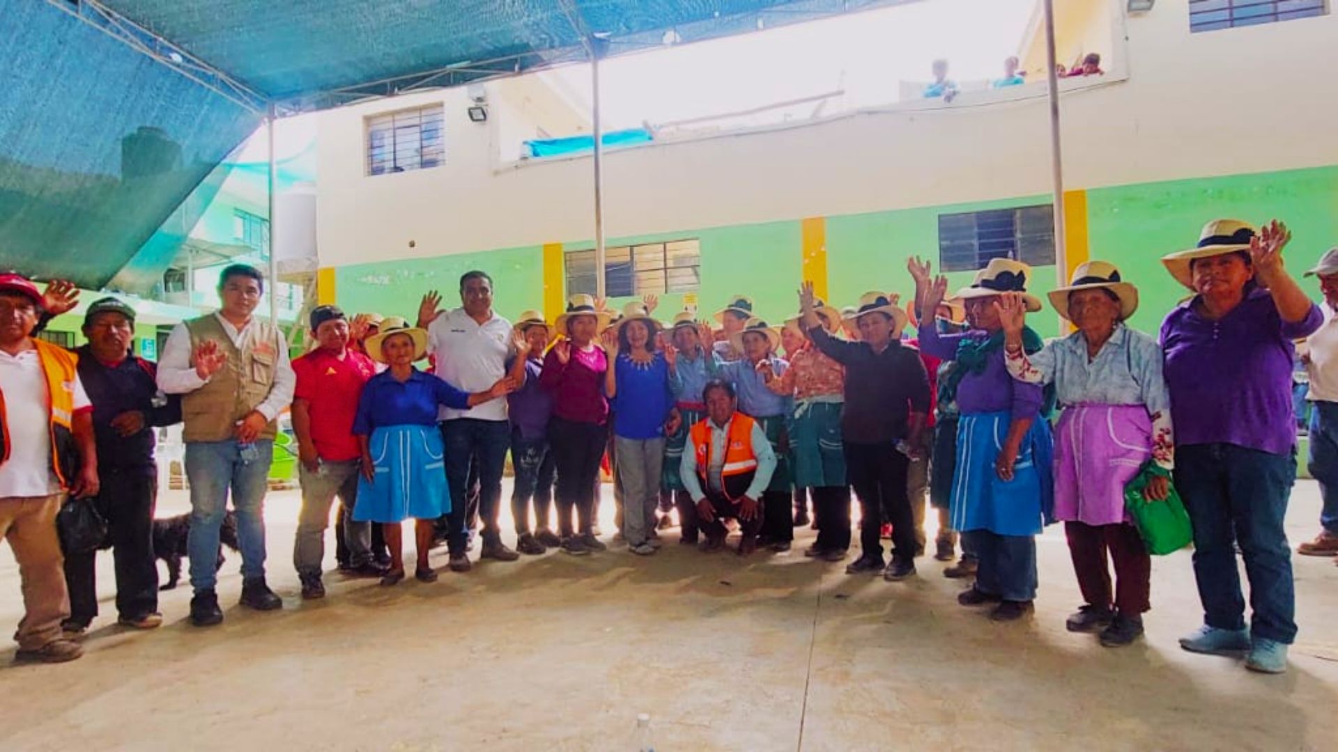 Entregan 8 toneladas de ayuda humanitaria para atender a familias afectadas por los huaicos en Mariatana