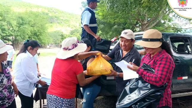 Entrega de Kits de ayuda humanitaria