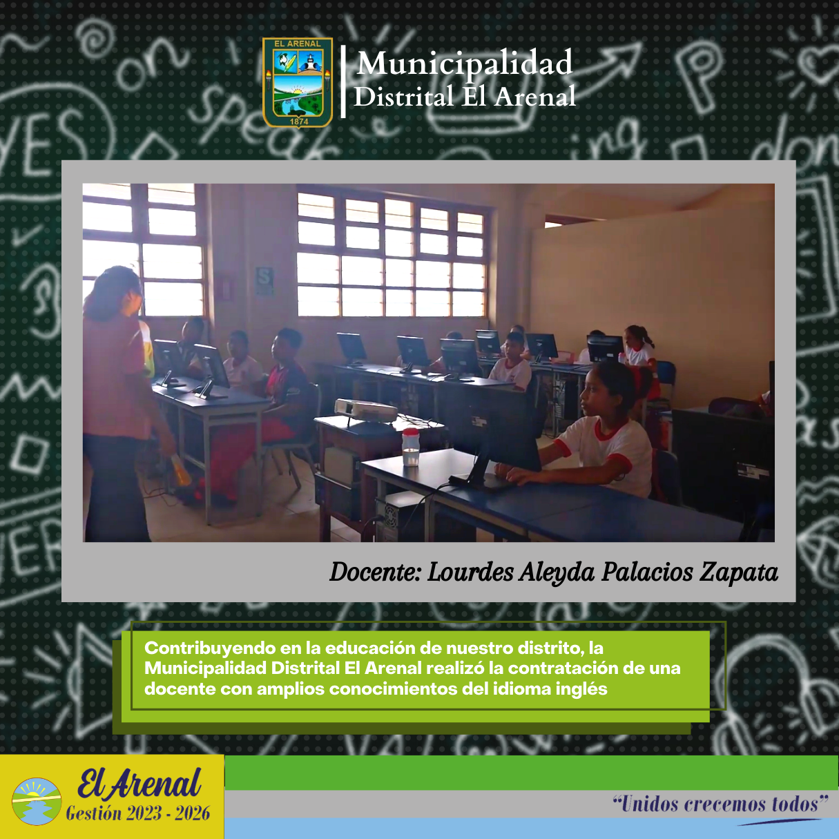 Foto de la maestra enseñando a los alumnos.