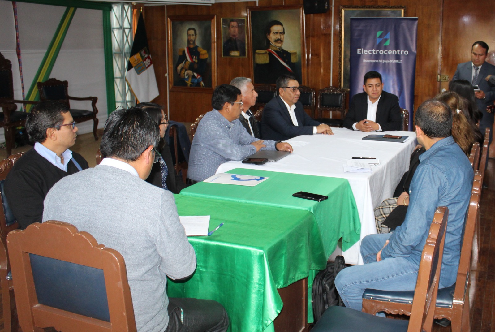 ELECTROCENTRO y OSIPTEL promueven mesa de trabajo interinstitucional para el retiro de cables aéreos en desuso