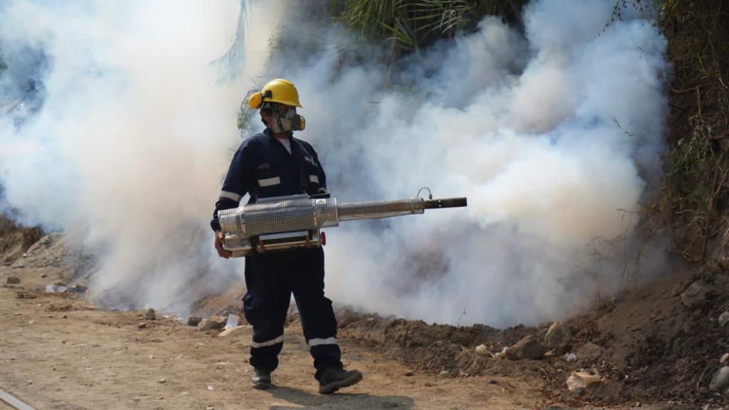 Minsa intensifica acciones de fumigación y prevención del dengue en zonas afectadas de Chosica