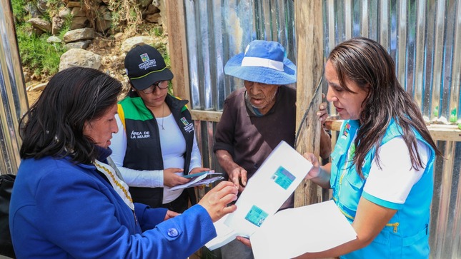 La Gerencia de Desarrollo e Inclusión Social, a través del área de la Mujer y Barrio Seguro, organizaron una Miniferia informativa