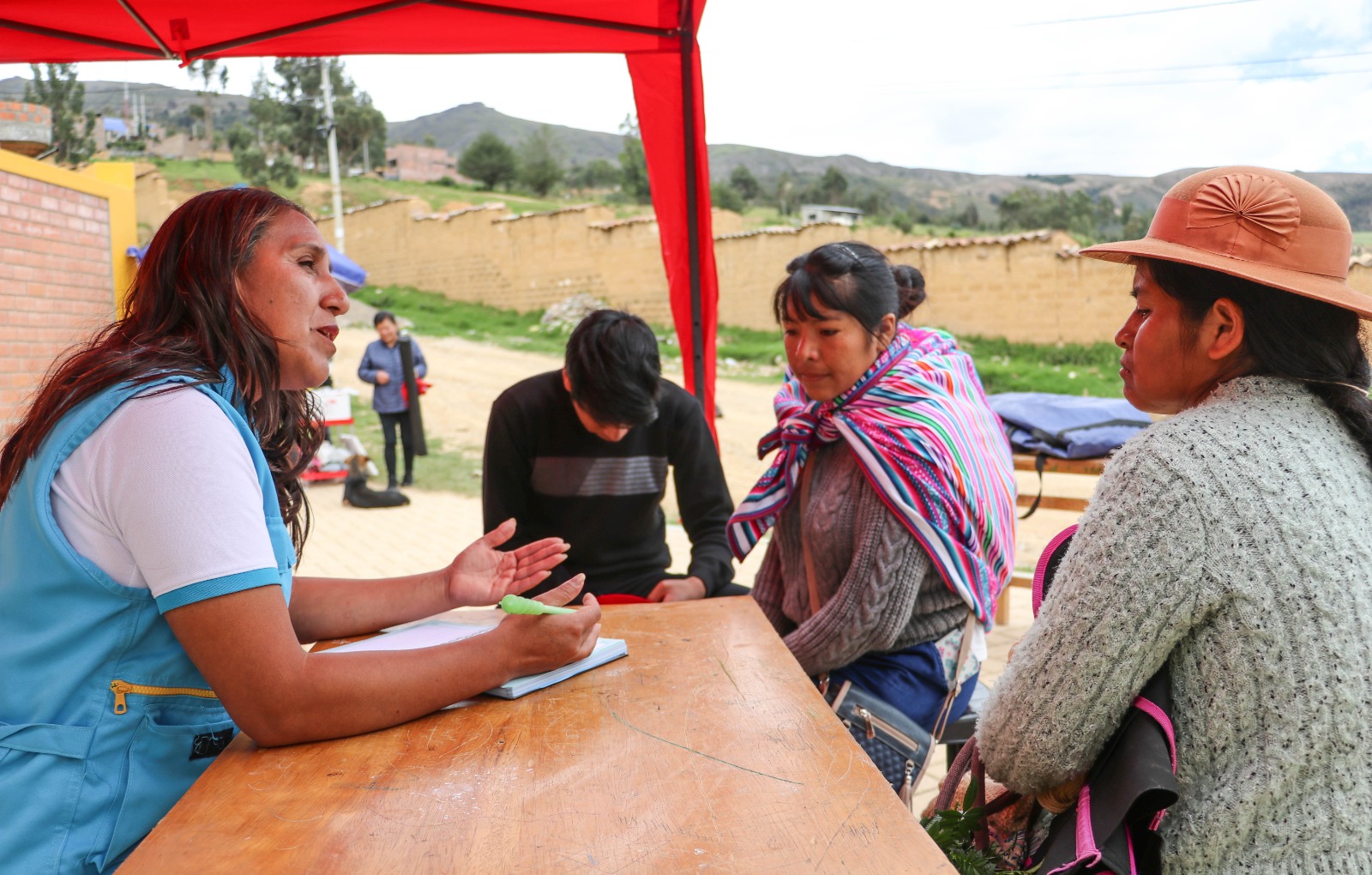 La Gerencia de Desarrollo e Inclusión Social, a través del área de la Mujer y Barrio Seguro, organizaron una Miniferia informativa