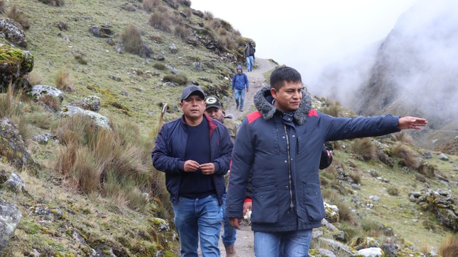 El alcalde, Dennys Cuba, señaló que se hizo la visita a fin de evaluar la captación de agua, con un caudal de alrededor 200 litros por segundo, que reforzará la oferta hídrica que tiene la EPS Sedam Huancayo