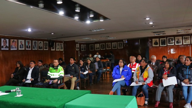 Dennys Cuba Rivera, e integrantes se reunieron para tratar esta problemática y prevenir cualquier acción que altere el orden y la tranquilidad vecinal.