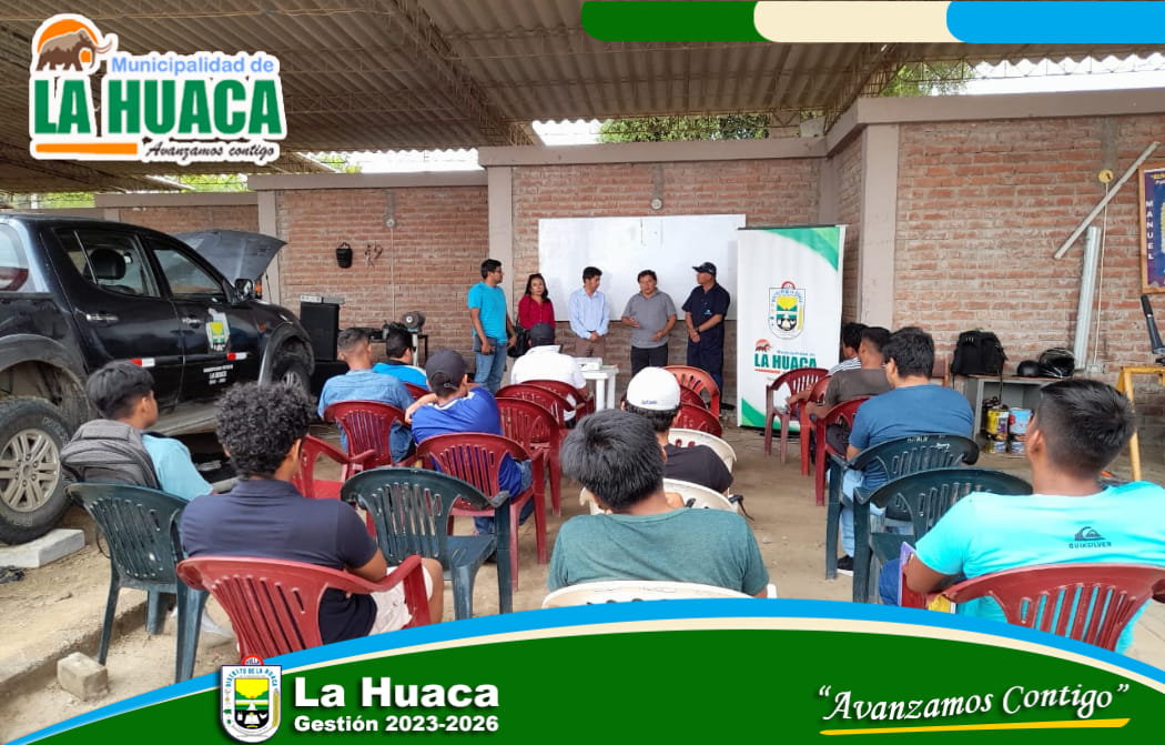 Asistentes del curso de mantenimiento de motores fuera de borda.