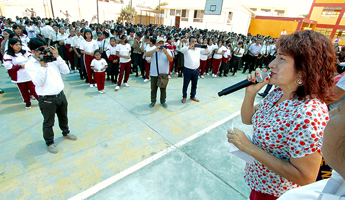 Gobernadora Rosa Vásquez toma decisión política de construir nuevo colegio “Nuestra Señora Del Carmen” en Imperial