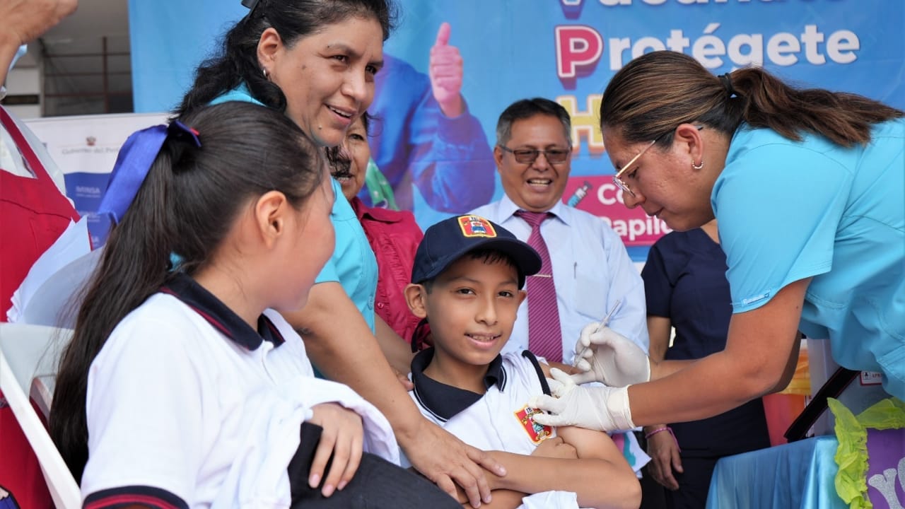 Minsa busca proteger contra el virus del papiloma humano a más de 25 000 niñas y niños de Lima este