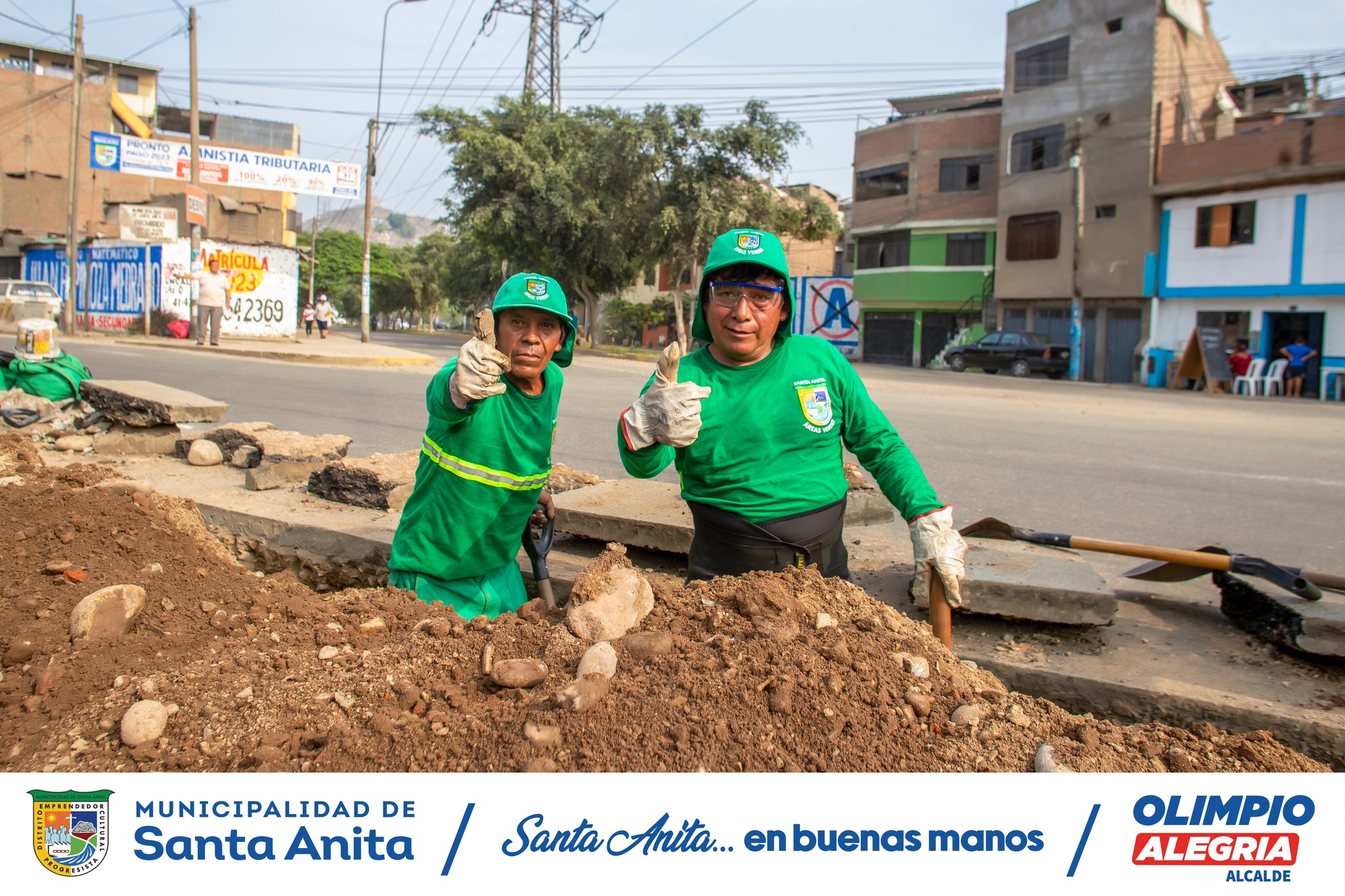 Ahora nuestro personal de Áreas Verdes de la Municipalidad de Santa Anita realizó mejoramiento y cambio de tuberías de canal de regadío de los parques en la Av. Santiago de Chuco - Cooperativa Universal. Seguimos trabajando por el bienestar de nuestro distrito.