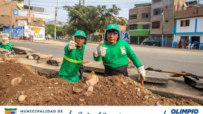 Ahora nuestro personal de Áreas Verdes de la Municipalidad de Santa Anita realizó mejoramiento y cambio de tuberías de canal de regadío de los parques en la Av. Santiago de Chuco - Cooperativa Universal. Seguimos trabajando por el bienestar de nuestro distrito. 